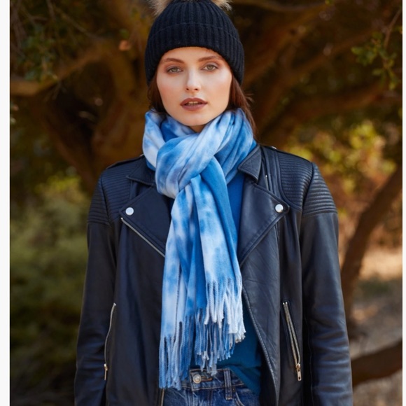 Virginia Wolf Accessories - Virginia Wolf Blue Tie Dye Knit Scarf